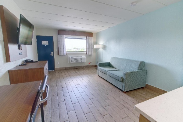 Seashire Inn & Suites image 16