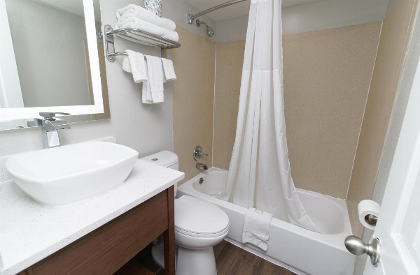 Seashire Inn & Suites image 32
