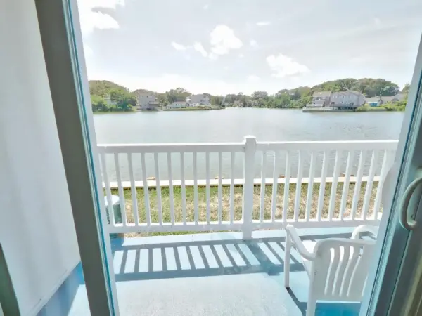 Seashire Inn & Suites 10